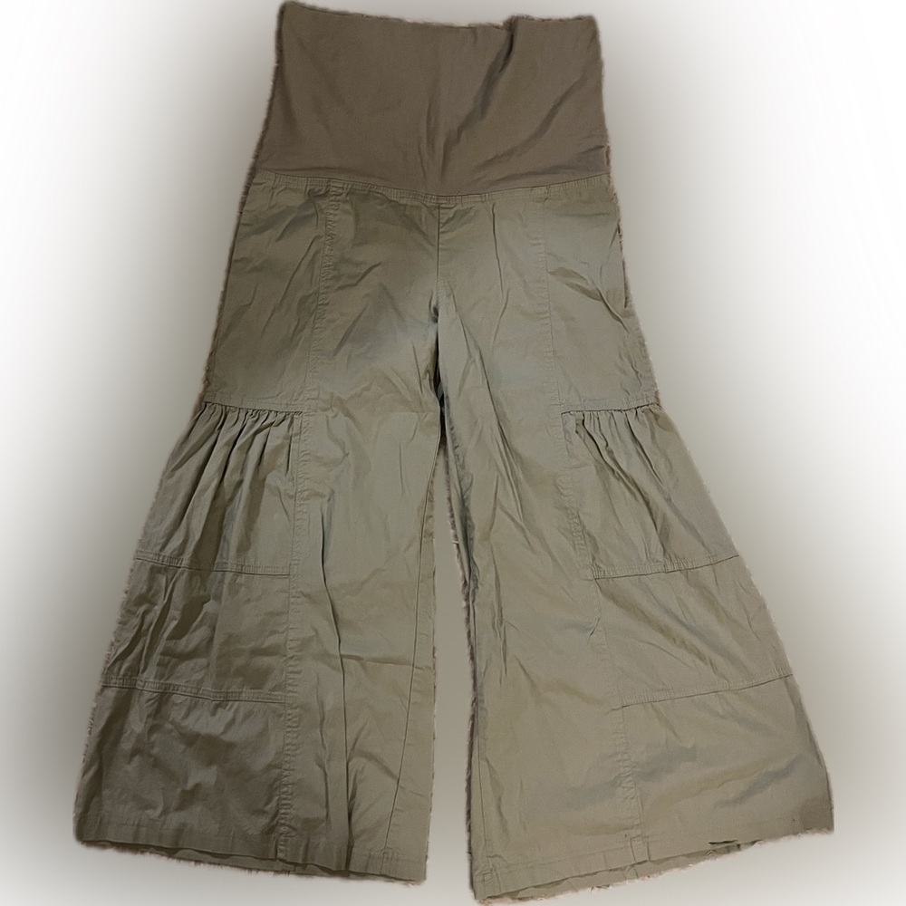 Maternity Contrast Wide-Leg Pull Over Tan Capris w Pockets